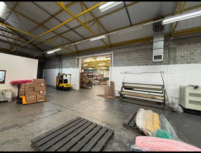 1,171M² FACTORY TO LET IN MAITLAND